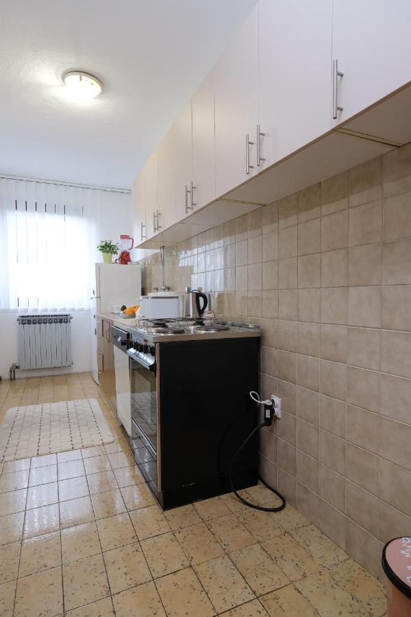 The Cosmic Gate Apartments Visoko Buitenkant foto