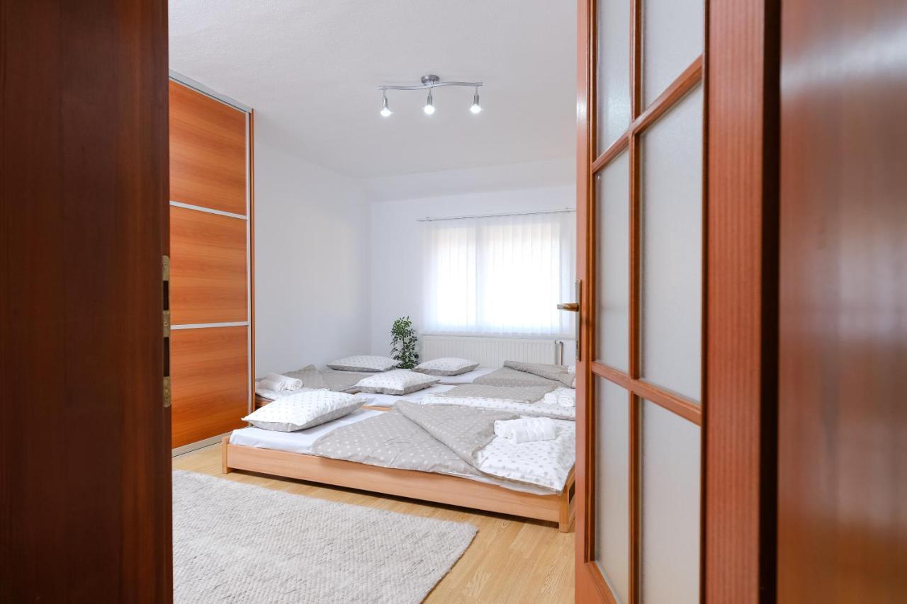 The Cosmic Gate Apartments Visoko Buitenkant foto