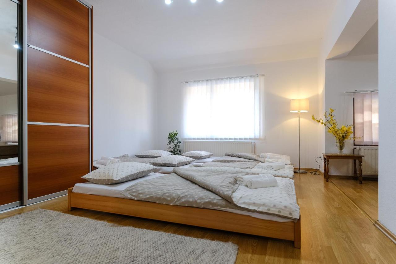 The Cosmic Gate Apartments Visoko Buitenkant foto