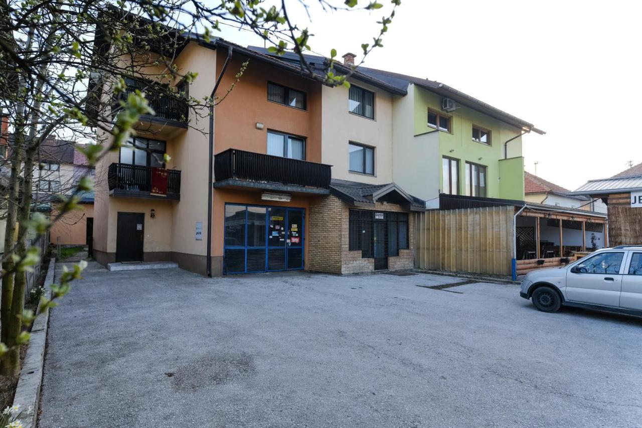 The Cosmic Gate Apartments Visoko Buitenkant foto