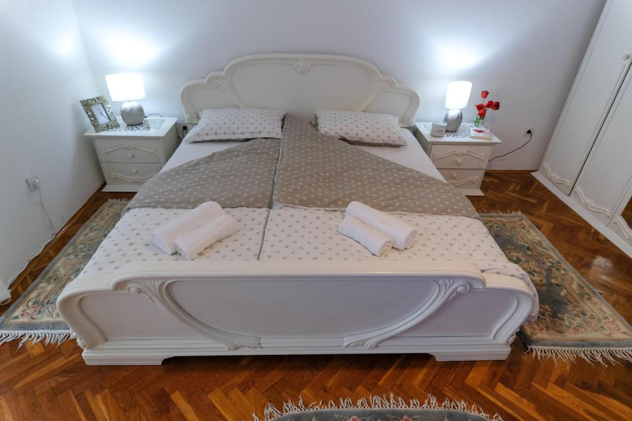 The Cosmic Gate Apartments Visoko Buitenkant foto