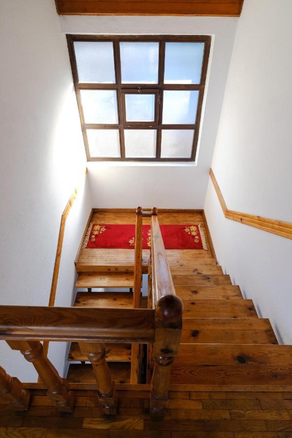 The Cosmic Gate Apartments Visoko Buitenkant foto