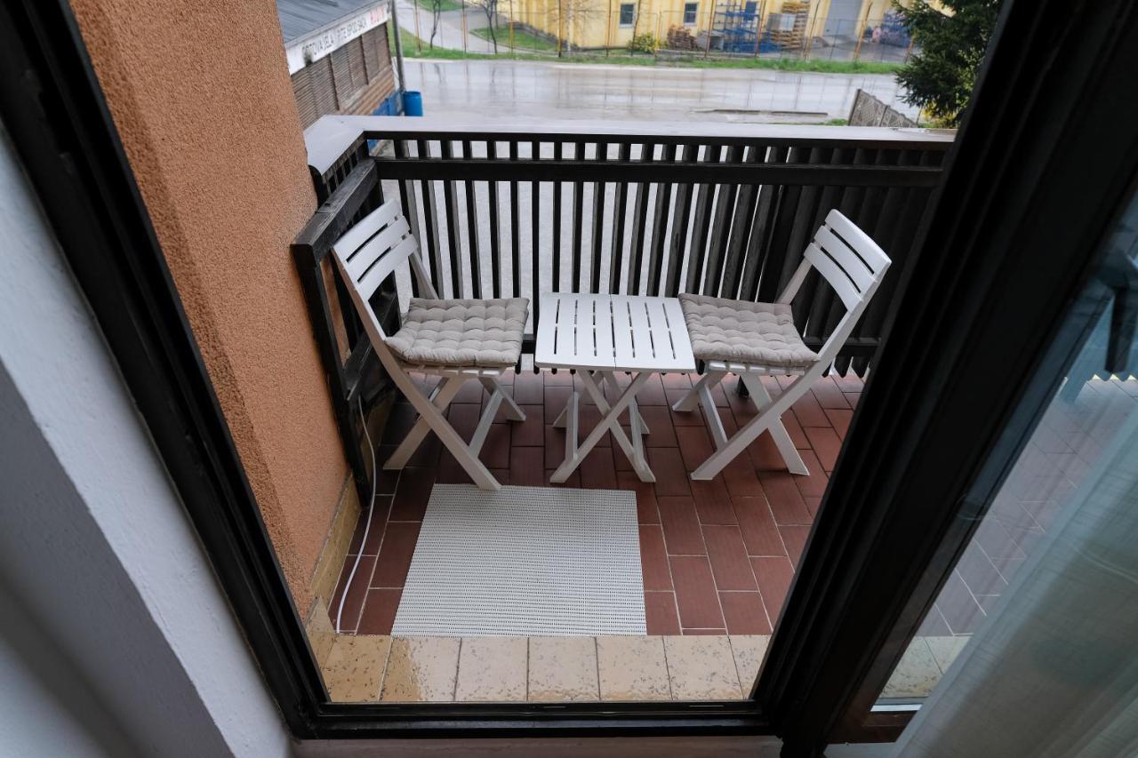 The Cosmic Gate Apartments Visoko Buitenkant foto