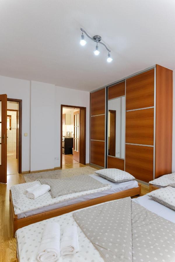 The Cosmic Gate Apartments Visoko Buitenkant foto