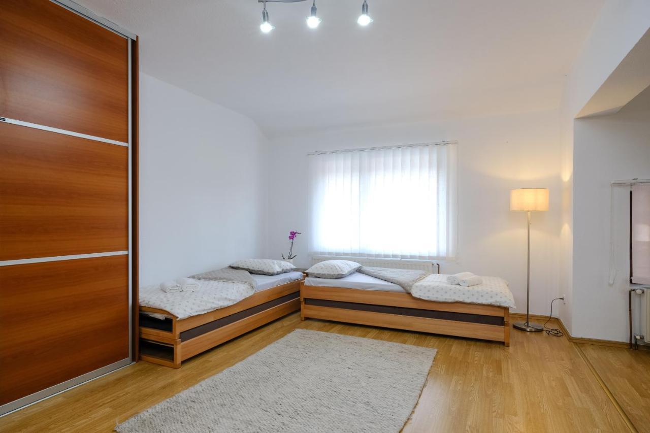 The Cosmic Gate Apartments Visoko Buitenkant foto